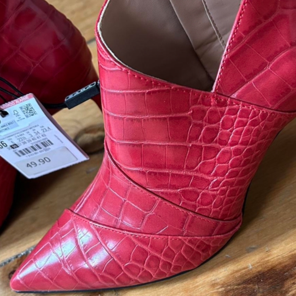 Zara Trafaluc Pointy Toe Red Faux Leather Animal Print Heel Ankle Bootie - Picture 3 of 9